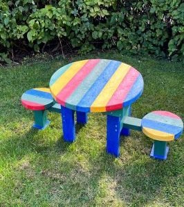 Iris two seat table